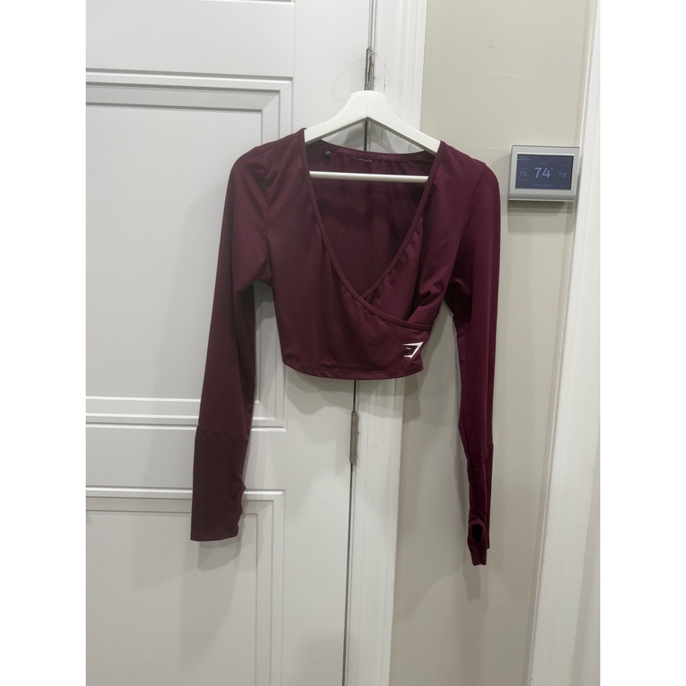 Gymshark Burgundy Long Sleeve Crop Top Thumbholes Athletic Athleisure Womens - Picture 10 of 10